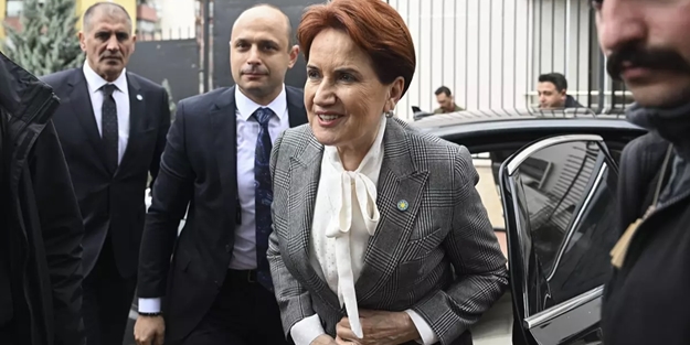 Meral Akşener noter masasına geri döndü