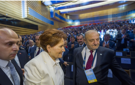 Meral Akşener veda etti! Başbakan olamadı torun bakacak