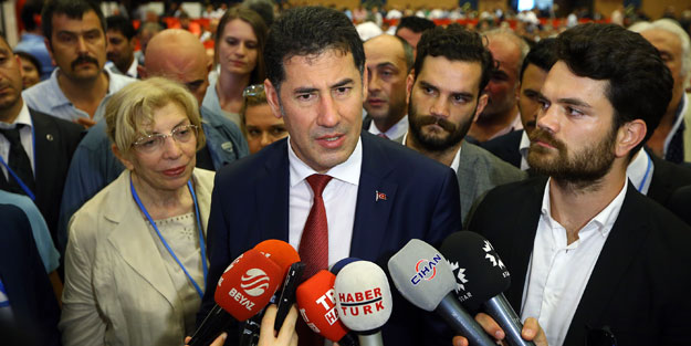 Akşener'den muhaliflere 