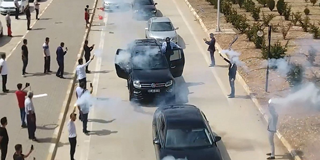 Meral Akşener'in Şanlıurfa konvoyunda kaza!