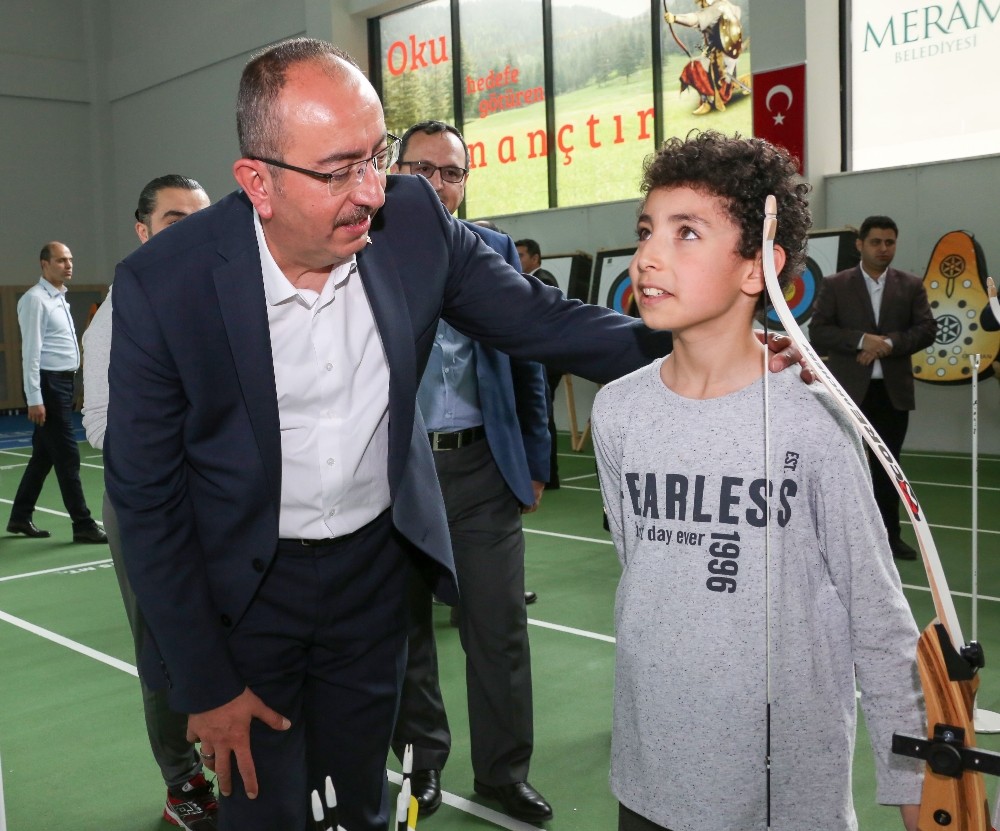 Meram Belediye Başkanı Mustafa Kavuş: “Spor yatırımları ve gençlik projeleri bizim için çok değerli” 