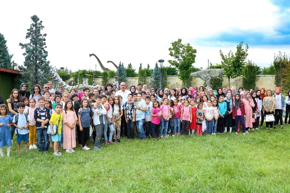 Meram Yaz Kursu öğrencileri Bilim Merkezi Ve 80 binde Devr-i Alem Parkını gezdiler 