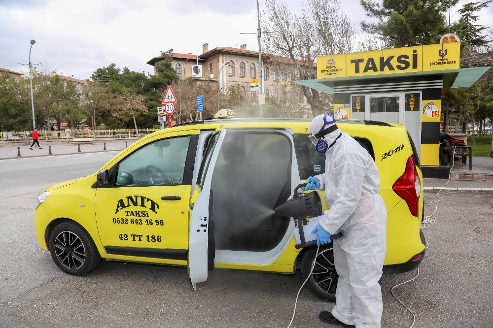 Meram’da taksi ve dolmuşlar ilaçlanıyor 