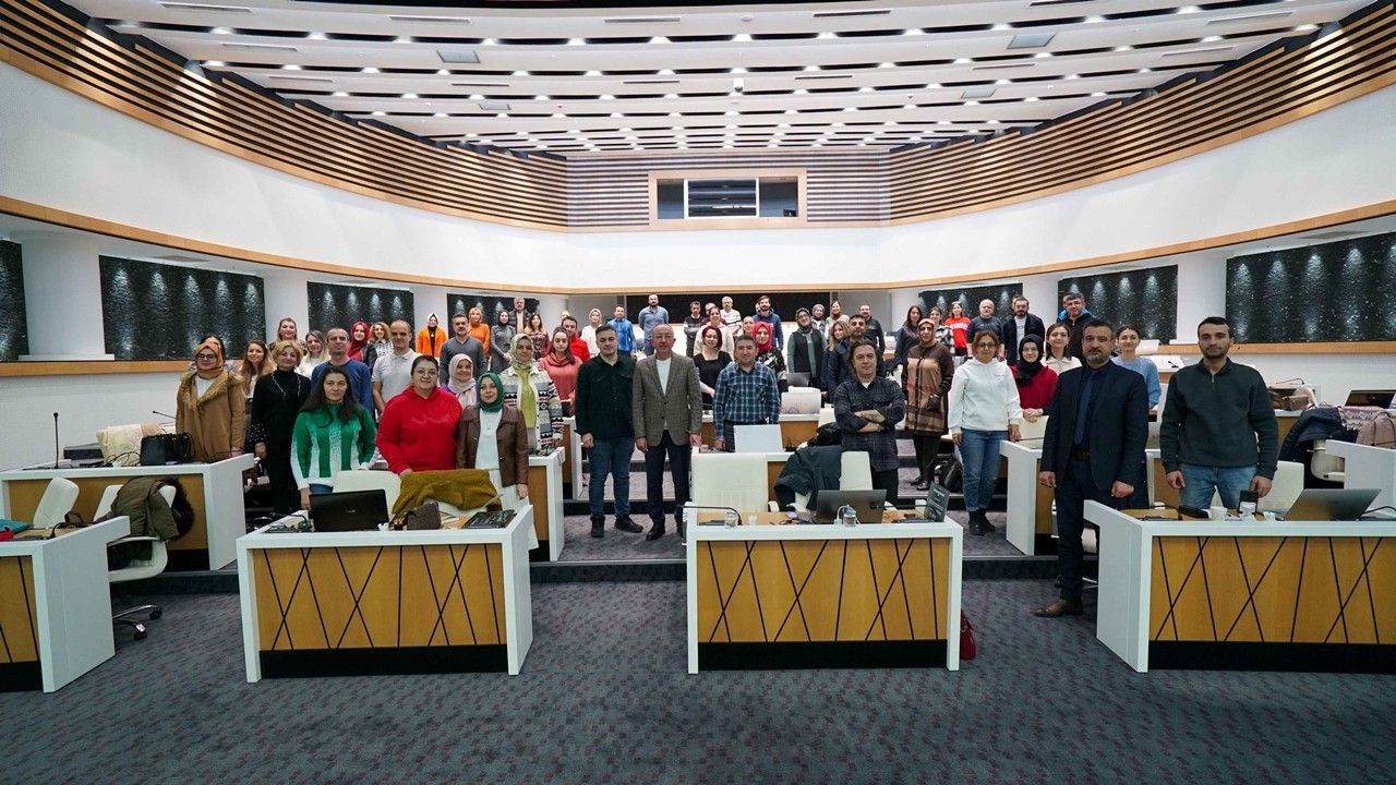 Meram'dan bir mega eğitim daha! Erasmus+ proje yazma eğitim programını bitiren eğitimcilere sertifikaları verildi