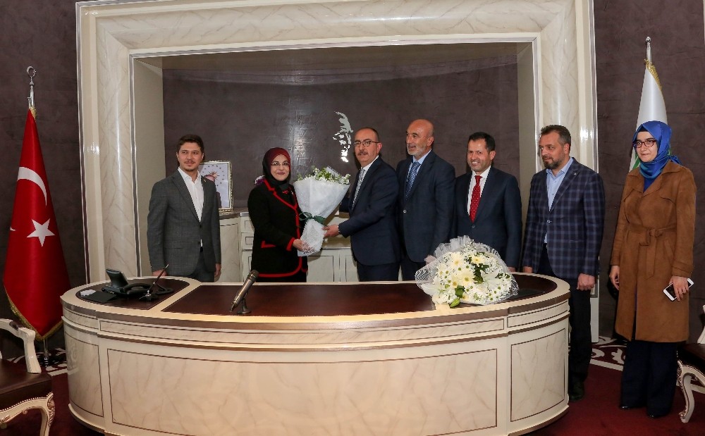 Meram’ın yeni Belediye Başkanı Mustafa Kavuş görevi devraldı 