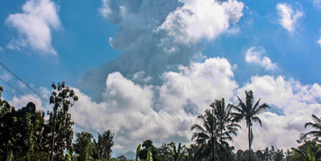 Merapi Yanardağı'nda patlama