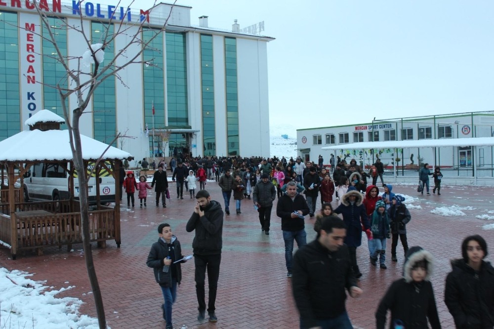 Mercan Bursluluk sınavına büyük ilgi 