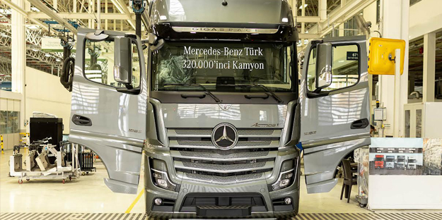 Mercedes-Benz Türk, 320 bininci kamyonunu üretti