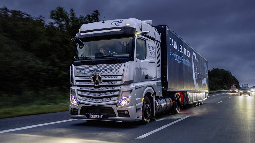 Mercedes-Benz’den menzil rekoru! Sıvı hidrojen ile 1.047 kilometre yol katetti!