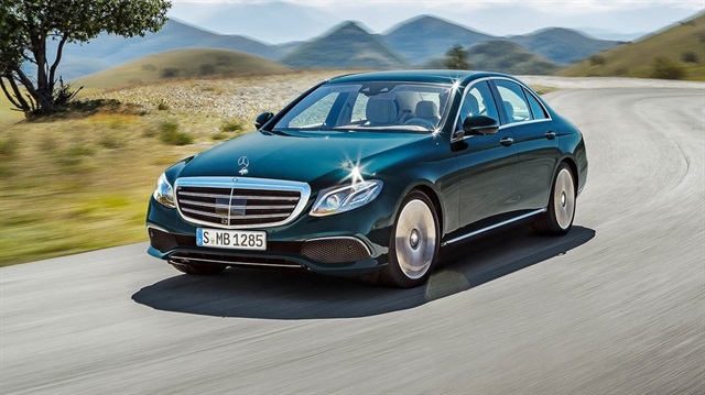 Mercedes-Benz'in olaylı reklamı yayından kalktı