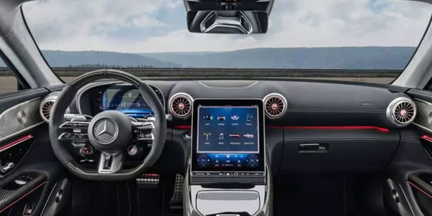 Mercedes, yeni otomobilini tanıttı