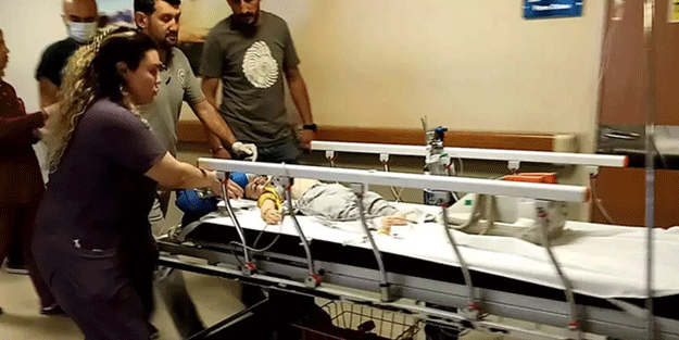 Merdiven boşluğuna düşen bebek ağır yaralandı