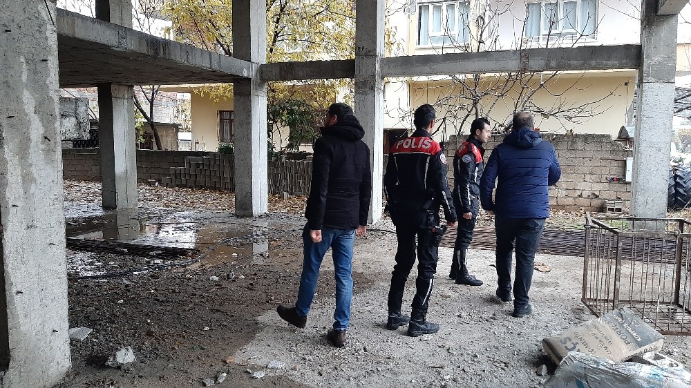 Merdiven demiri hırsızlarına suçüstü 