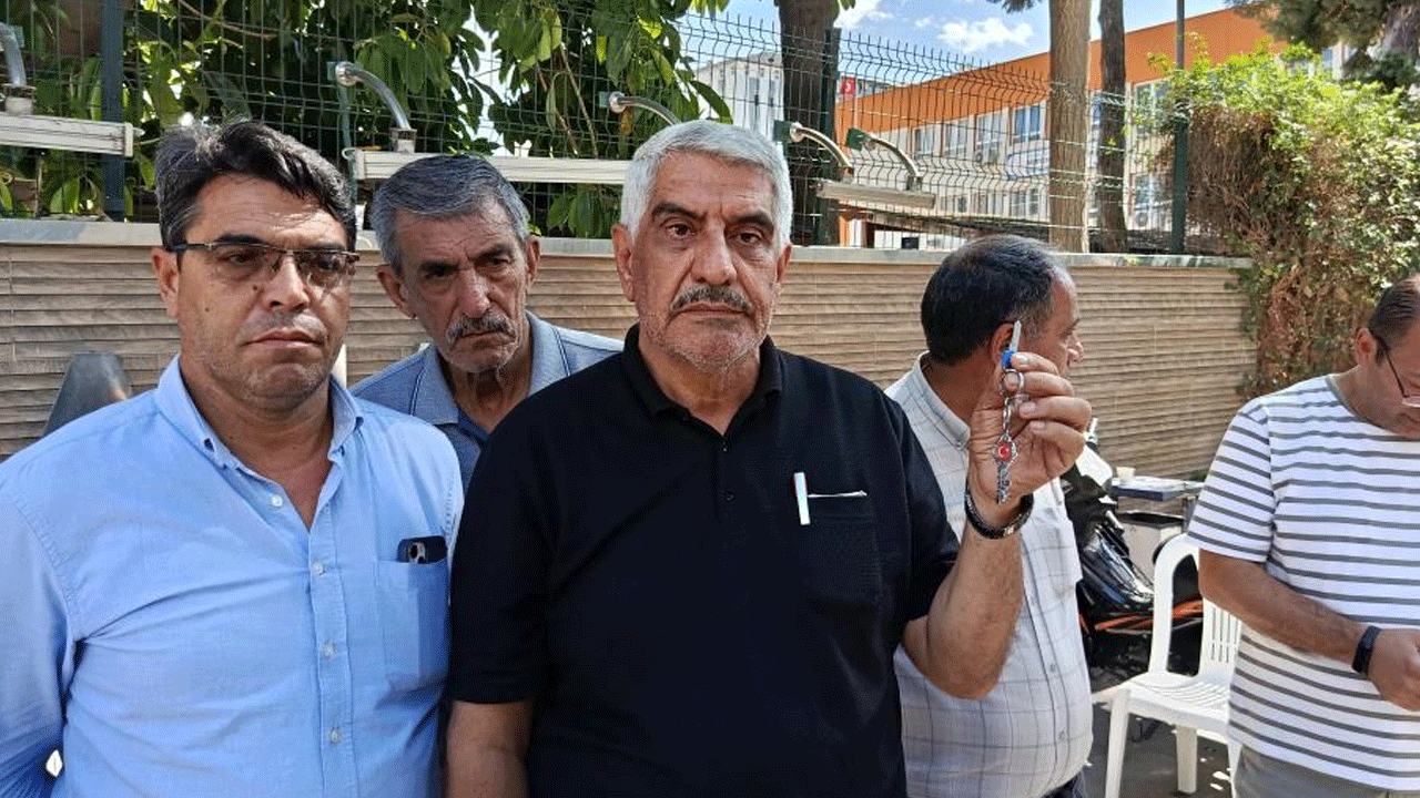 Merdivenlerden aşağıya yuvarladılar! CHP'li belediye görevlileri muhtarı dövdü