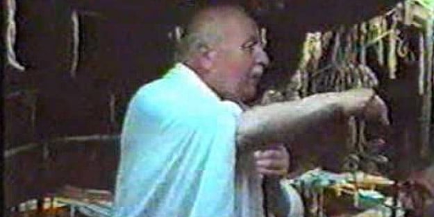 Merhum başbakan Necmettin Erbakan Hoca’nın Arafat’ta yaptığı unutulmaz konuşma!
