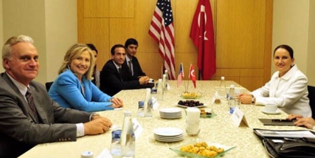 Merkel, Clinton ve Akşener'in ilginç rastlantısI