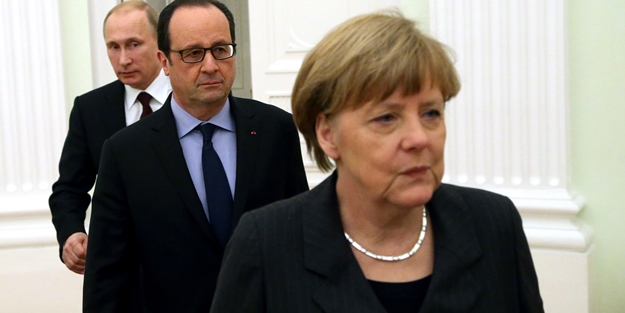 Merkel, Hollande ve Putin ile görüştü