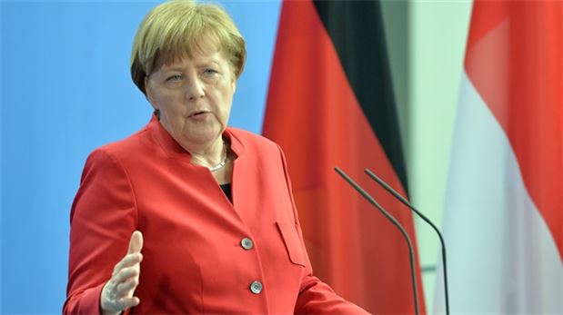 Merkel: İbadet güvence altında