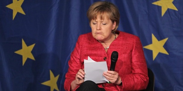 Merkel, Türkiye için o ülkeye baskı yaptı!