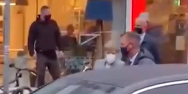 Merkel 'korumasız alışveriş yapıyor' diye parlattılar! Gerçek başka çıktı