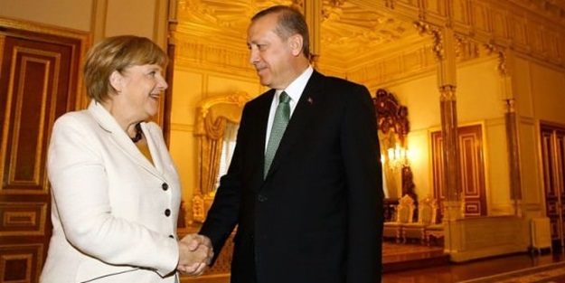 Erdoğan resti çekti, Merkel cevap veremedi!