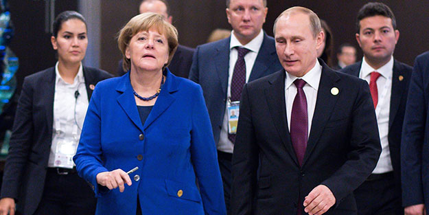 Merkel ve Putin'den Suriye' görüşmesi