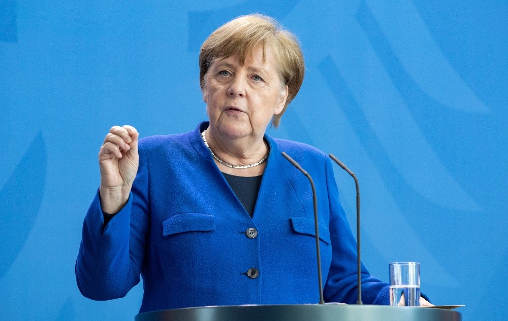 Merkel: ‘’Yaptığımız gevşetmenin neticelerini iki hafta sonra göreceğiz’’ 