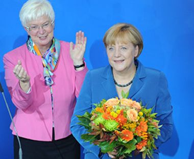 Merkel tek başına KAZANAMADI