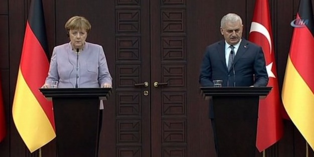 Merkel'den PKK sorusuna pişkin cevap!