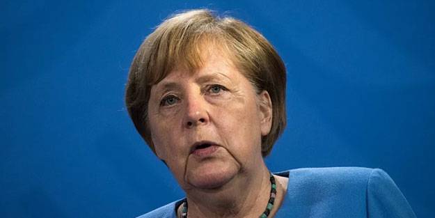 Merkel'den Ukrayna'ya bir parmak bal