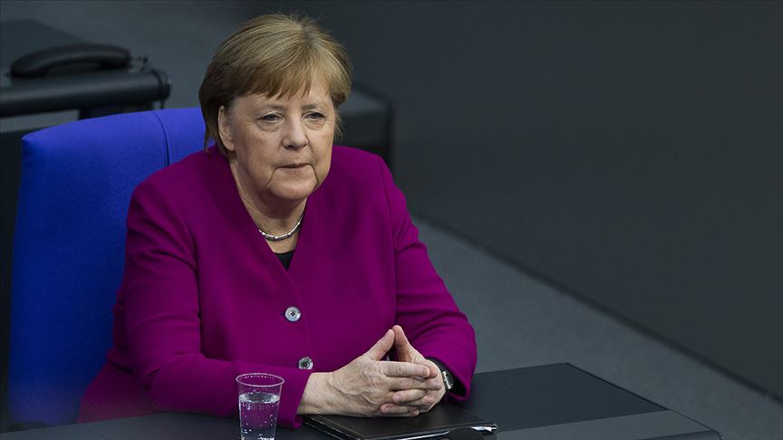 Merkel'in e-postalarının hacklendiği ortaya çıktı