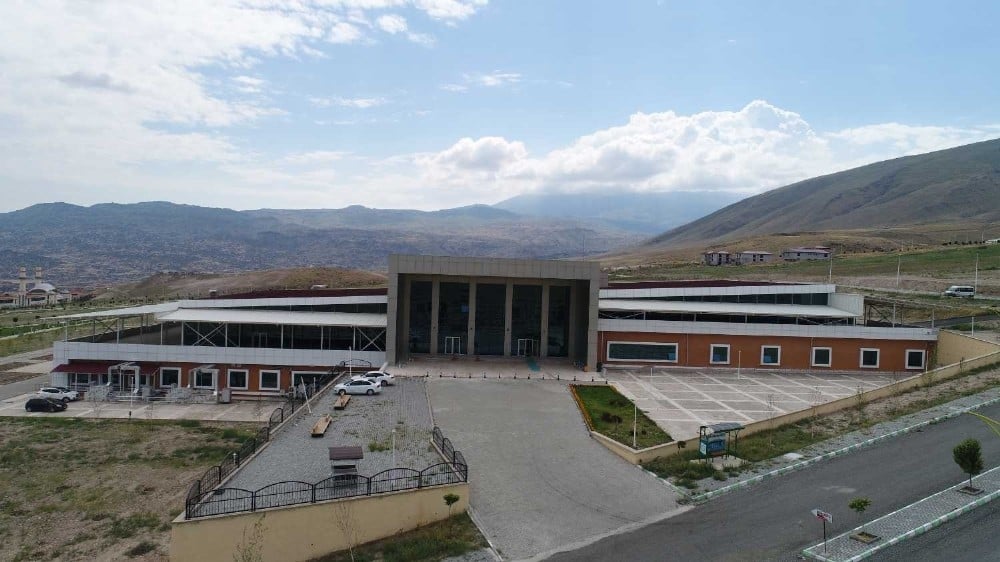 Merkez kütüphanesi yeni binaya taşınıyor 