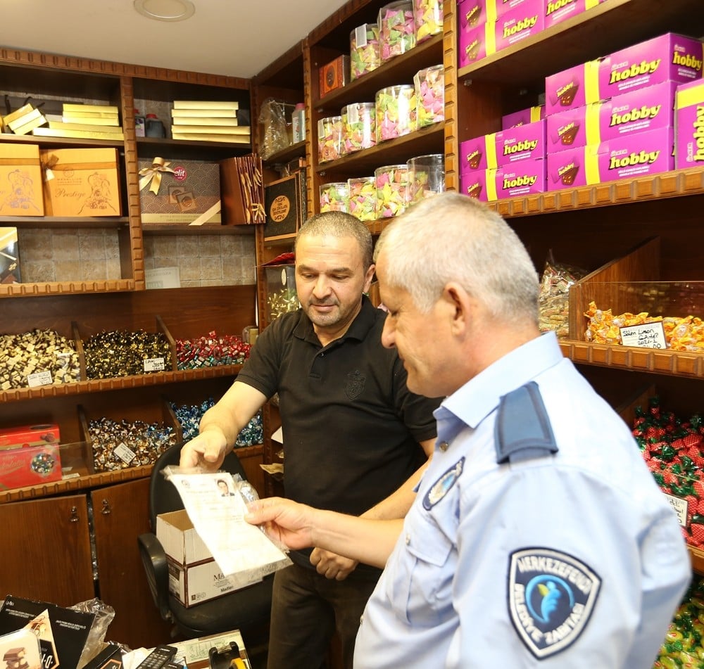 Merkezefendi’de bayram öncesi zabıtalar denetimi artırdı 