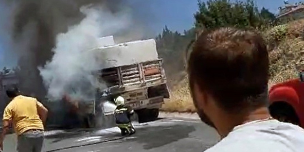 Mermer yüklü TIR yangını korkuttu