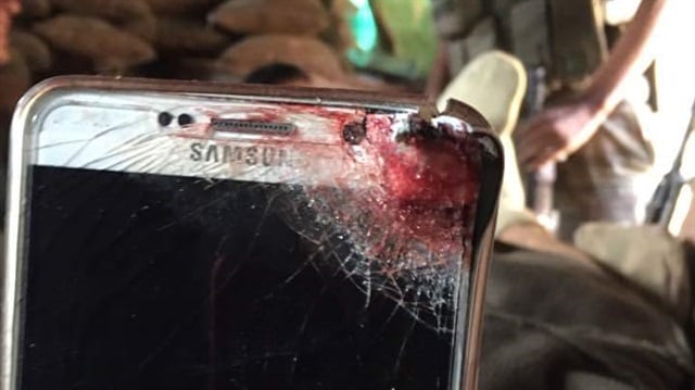 Mermi cep telefonunu isabet aldı! Uzman çavuş...