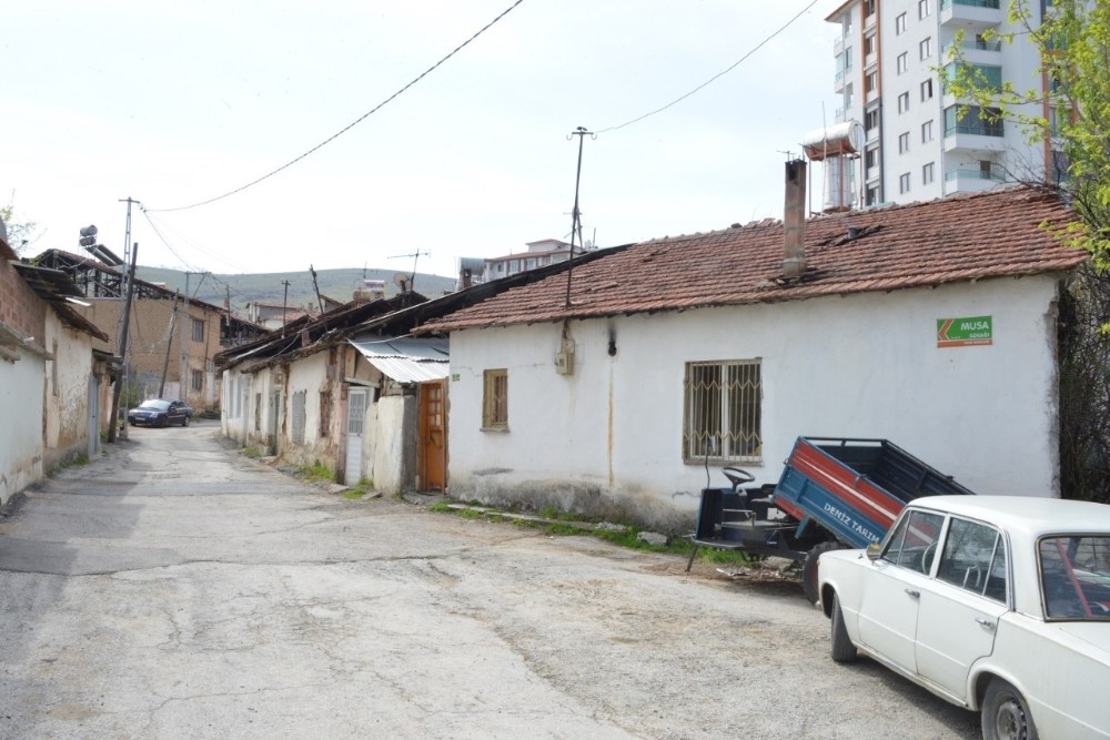 Mersedes Kadir’in ismi doğduğu sokağa verilecek 