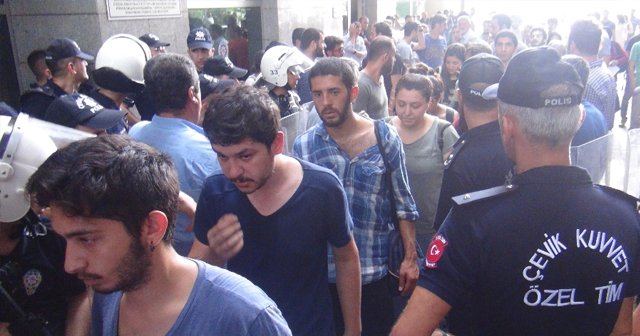 Mersin Adliyesi'nde kavga çıktı