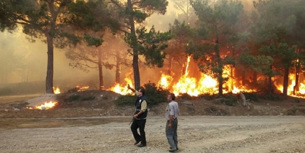 Mersin alev alev yanıyor