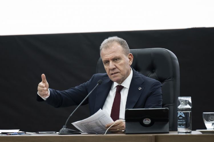 Mersin Belediyesi alkole doymuyor!