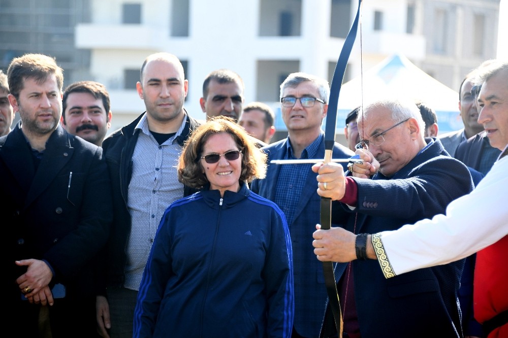Mersin Büyükşehir Belediyesi ‘Geleneksel Okçuluk’ kursu açtı 