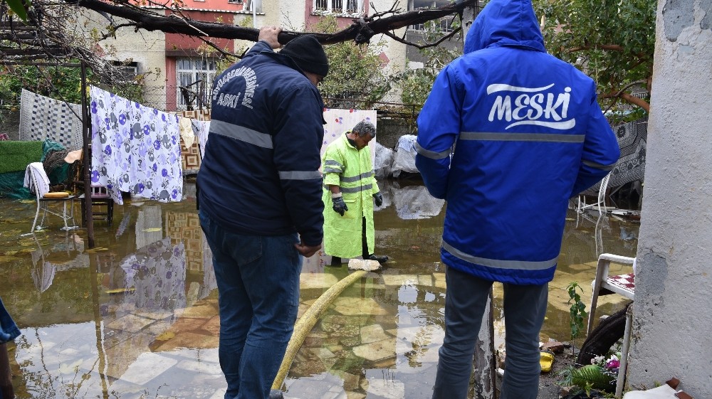 Mersin Büyükşehir Belediyesi’nden Adana’ya dost eli 