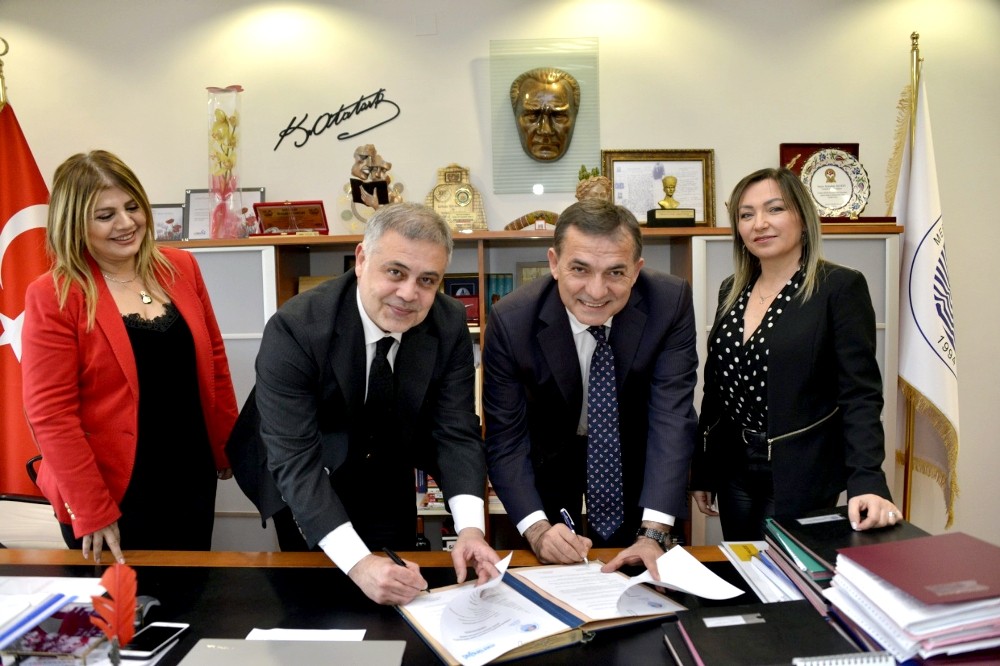 Mersin GİAD üyeleri, üniversite öğrencilerine mentörlük yapacak 