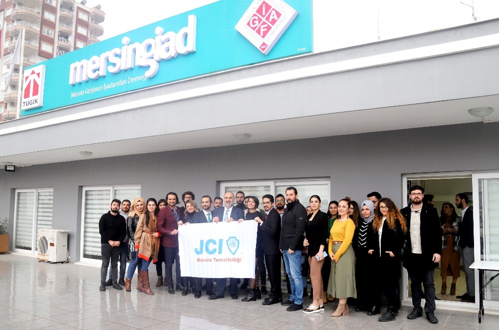 Mersin GİAD üyelerine ’Beden dili eğitimi’ verildi 