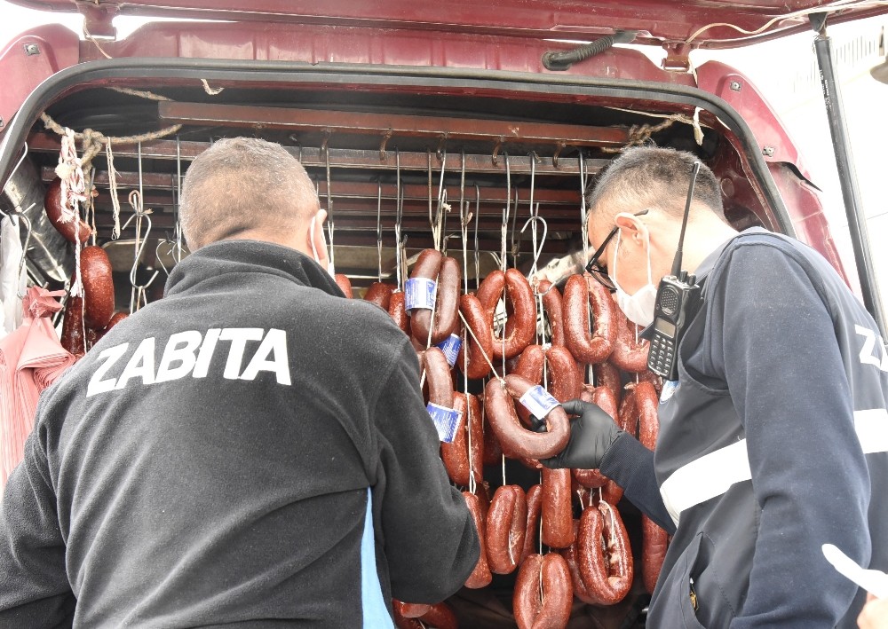 Mersin’de 100 kilo bozuk sucuk ele geçirildi 