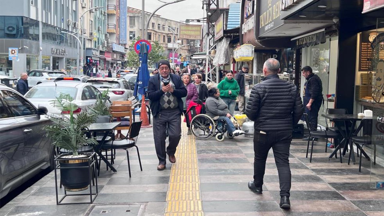 Mersin'de 3,9'luk deprem paniği