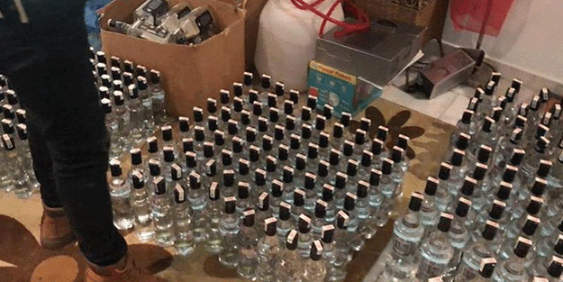 Mersin'de 66 litre sahte içki ve 190 litre etil alkol ele geçirildi