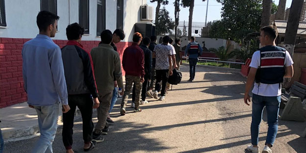Mersin'de 74 kaçak göçmen yakalandı