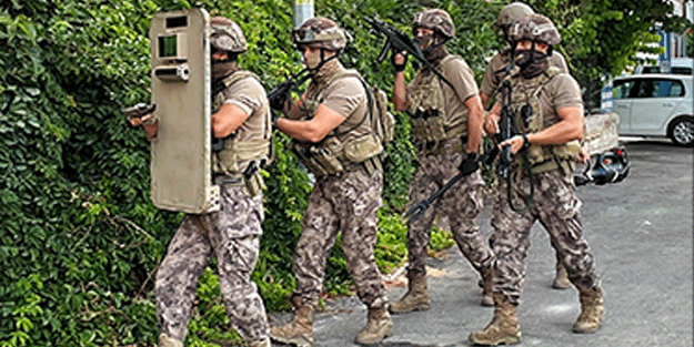 Mersin'de 9 FETÖ şüphelisinin yakalanması için operasyon başlatıldı