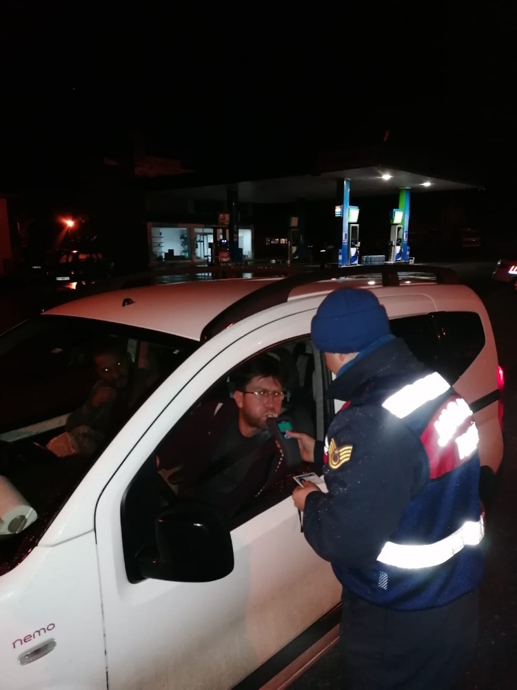 Mersin’de alkollü araç kullanan 105 sürücüye 102 bin lira ceza kesildi 