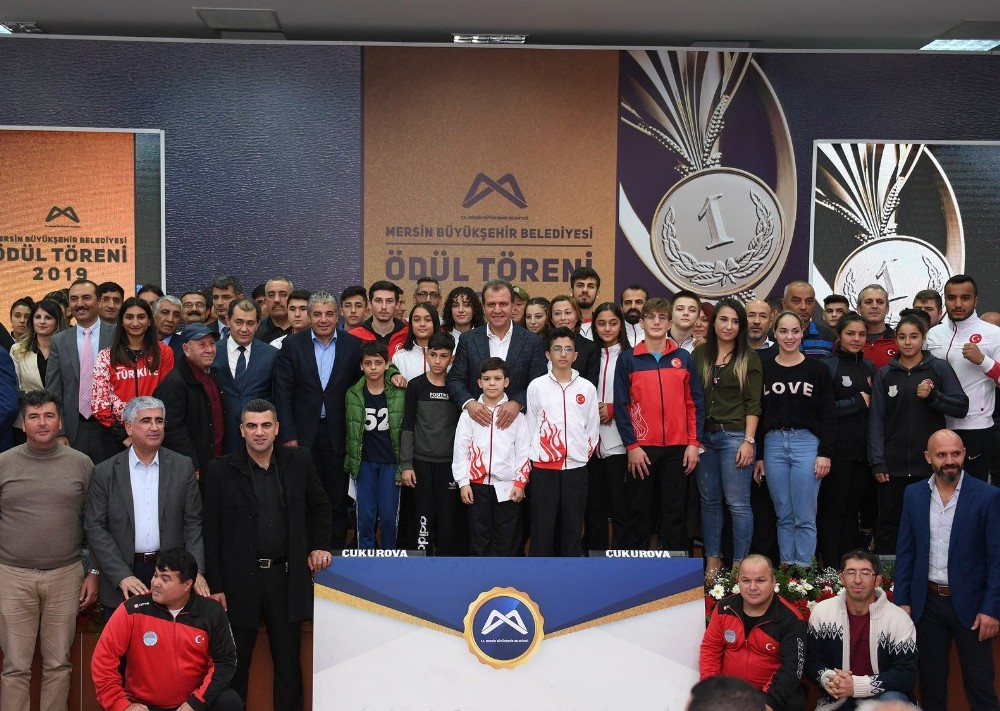 Mersin’de amatör spor kulüplerine malzeme yardımı yapılacak 